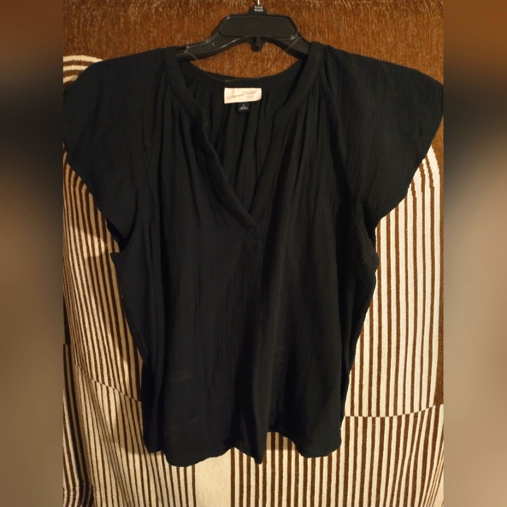 🛍️ Universal Threads, Large, two shirt bundle